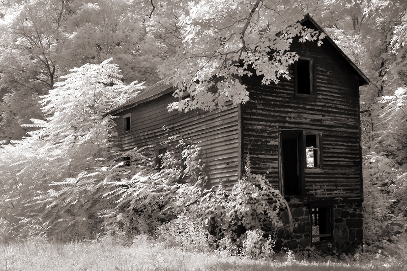 Abandoned House Near Raymondskill Falls, PA � Dave Hickey